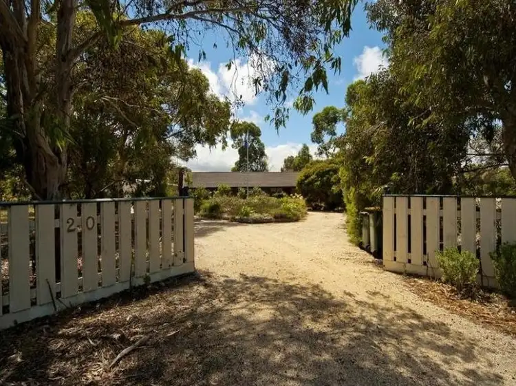 20 Cozens Road