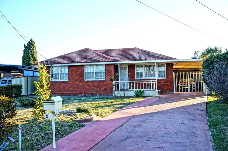 4 Sussman Cres, Smithfield NSW 2164