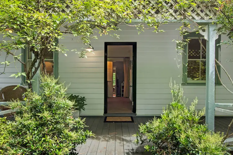 61 Valley Road, Wentworth Falls NSW 2782