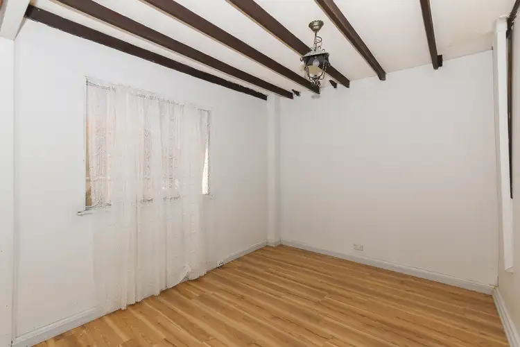 Fifth view of Homely house listing, 5 BANKSIA ROAD, Camillo WA 6111