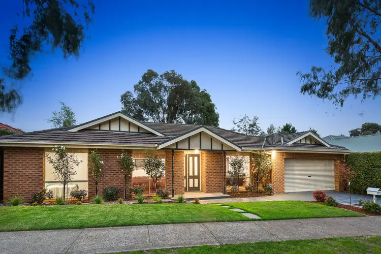 8 Golden Ridge Drive, Croydon Hills VIC 3136