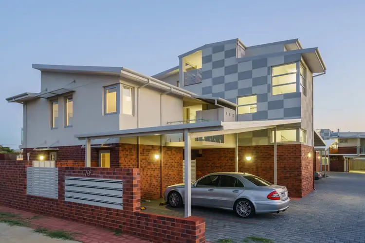 8/70 West Churchill Avenue, Munster WA 6166