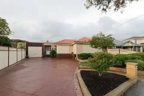 77 Waters Drive, Seaholme VIC 3018