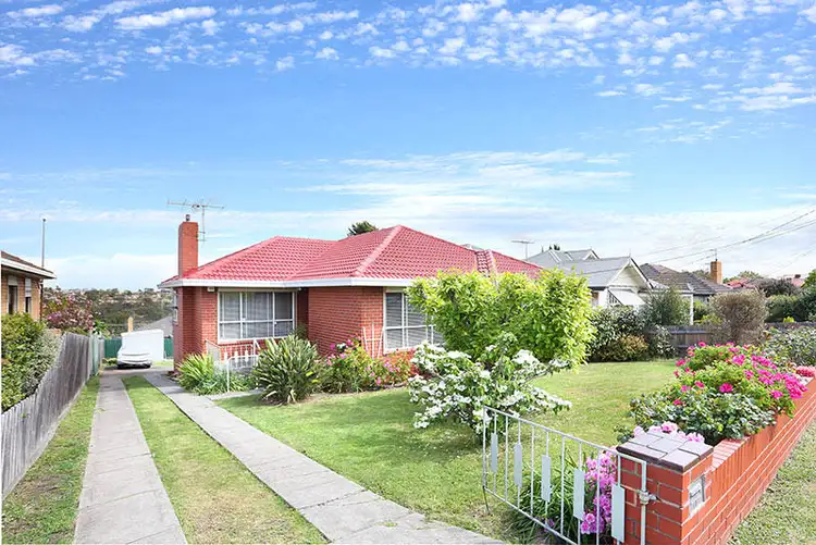 13 New Road, Oak Park VIC 3046