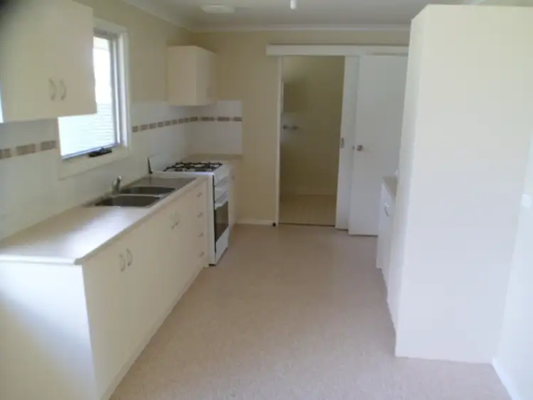 Fifth view of Homely house listing, 5 CHESTNUT CLOSE, Mount Gambier SA 5290