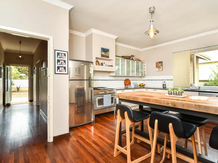 15 Fourth Avenue, Bassendean WA 6054