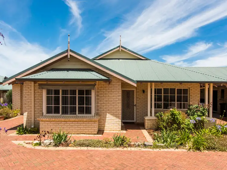 7/9 Secrett Lane, Kalamunda WA 6076