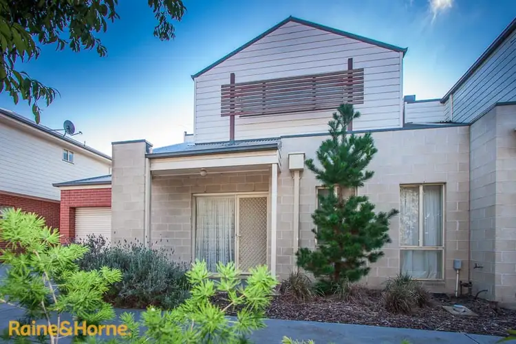 2/63 Anderson Road, Sunbury VIC 3429