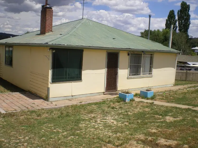7 Hilton St, Cooma NSW 2630