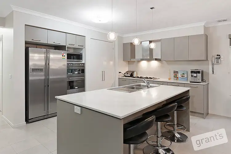 Third view of Homely house listing, 4 Glade Court, Berwick VIC 3806