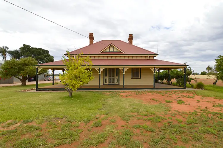 Fourth view of Homely house listing, 10 Cureton Avenue East, Mildura VIC 3500