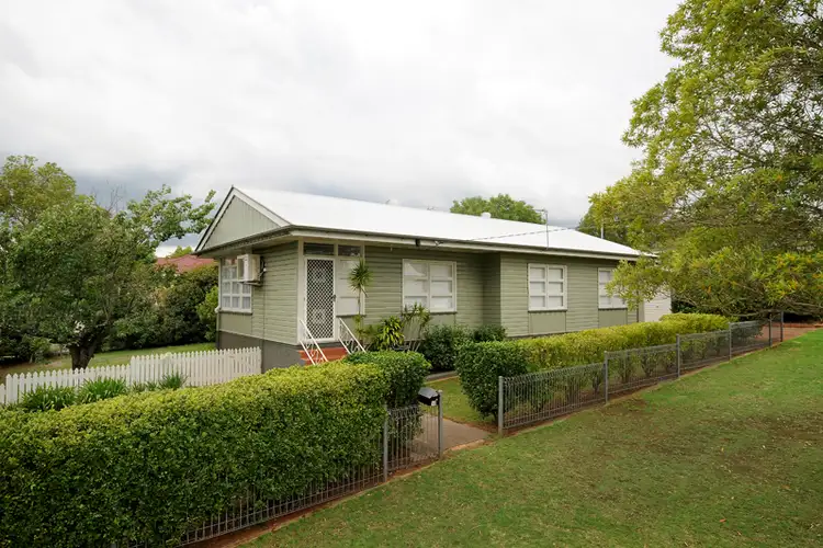 10 Leichney Street, South Toowoomba QLD 4350