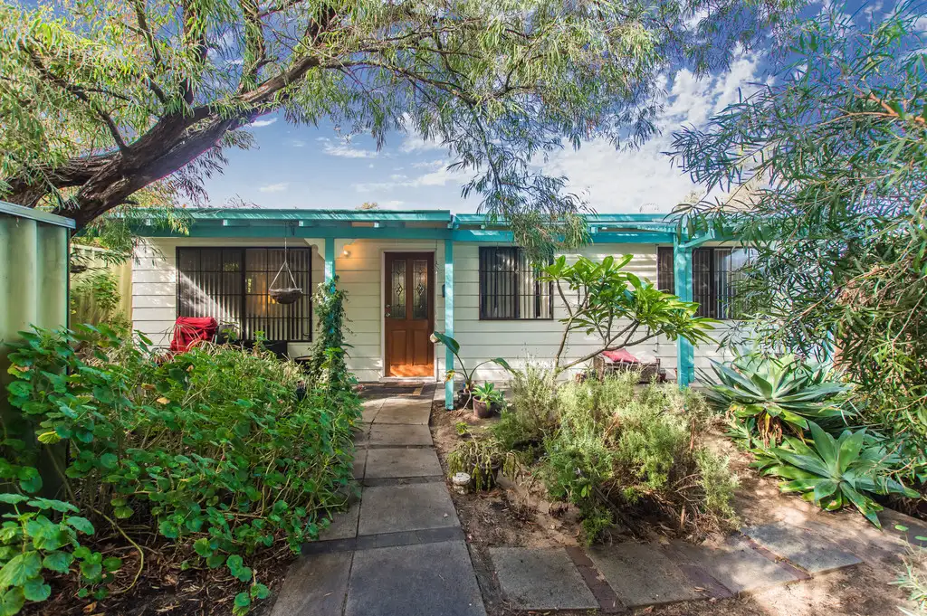 Main view of Homely house listing, 2 Sumpton St, Hilton WA 6163