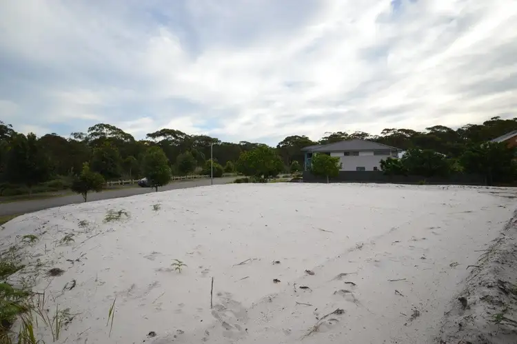 2 Ironbark Drive, Fern Bay NSW 2295
