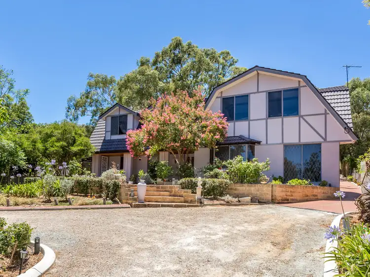 10 Jones Street, Kalamunda WA 6076
