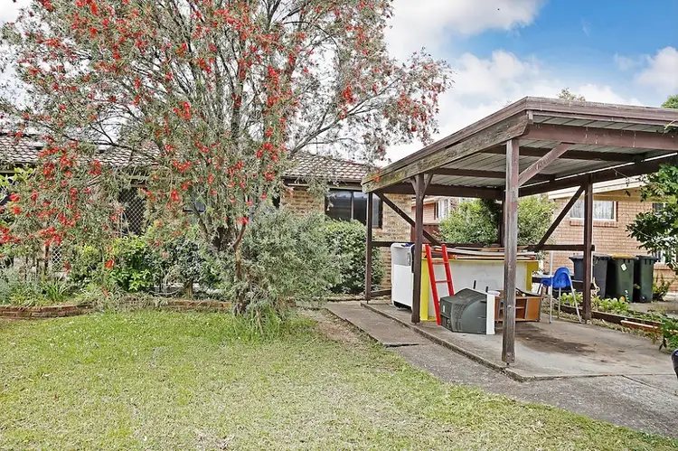 69 Evelyn Street, Macquarie Fields NSW 2564