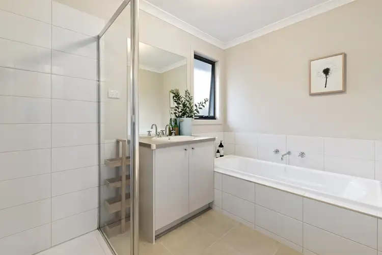 Fifth view of Homely house listing, 2 Violet Lane (enter via Spriggs Drive), Croydon VIC 3136