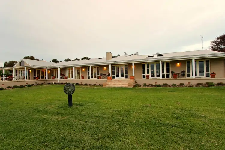 131 Barana Road, Cootamundra NSW 2590