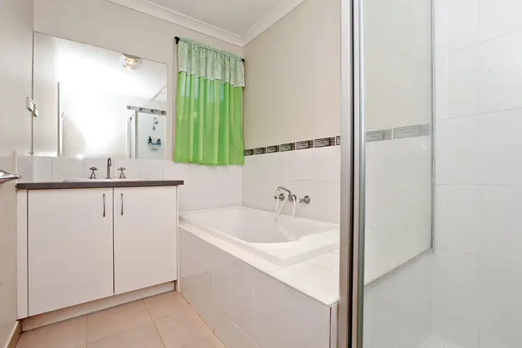 Seventh view of Homely house listing, 2/7 Craig Close, Truganina VIC 3029