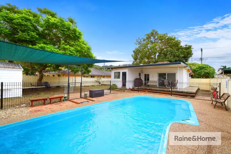 94 McEvoy Avenue, Umina Beach NSW 2257