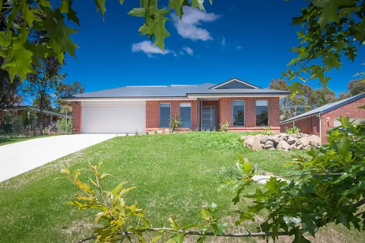 11B Kurung Court East, Gisborne VIC 3437