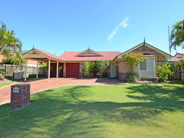 4 Vicki Parade, Torquay QLD 4655