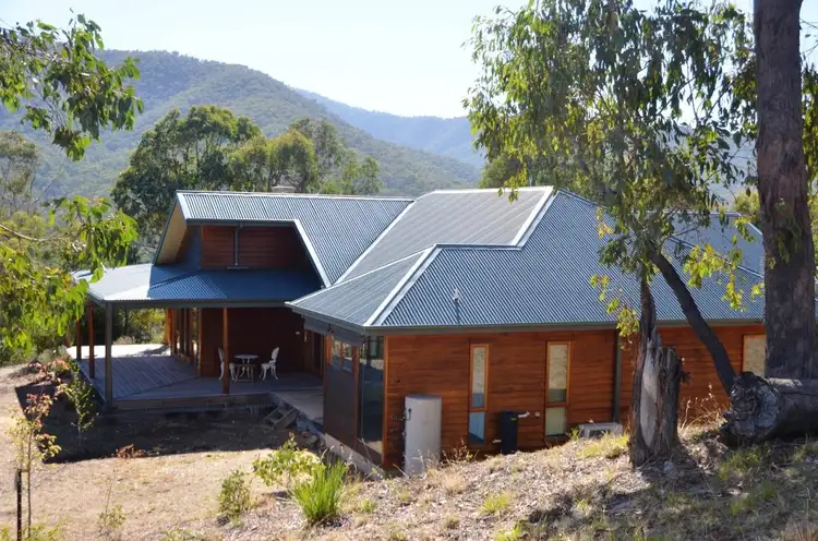 93 Quins Gap Road, Bright VIC 3741