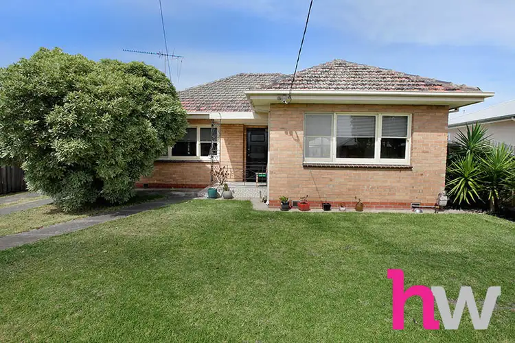 9 Robb Avenue, Hamlyn Heights VIC 3215