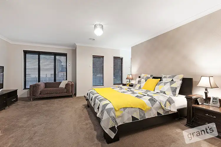Second view of Homely house listing, 4 Glade Court, Berwick VIC 3806