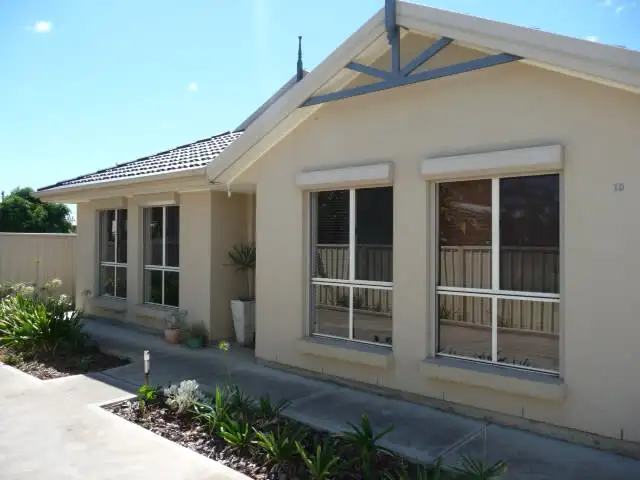 15 Crossley Avenue