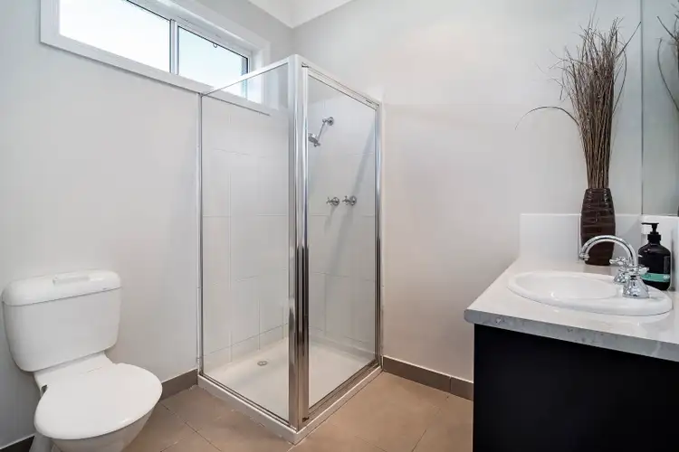 Sixth view of Homely house listing, 18 Lupson Court, Maiden Gully VIC 3551