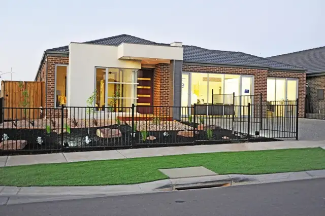 6 Peppermint Grove, Taylors Hill VIC 3037