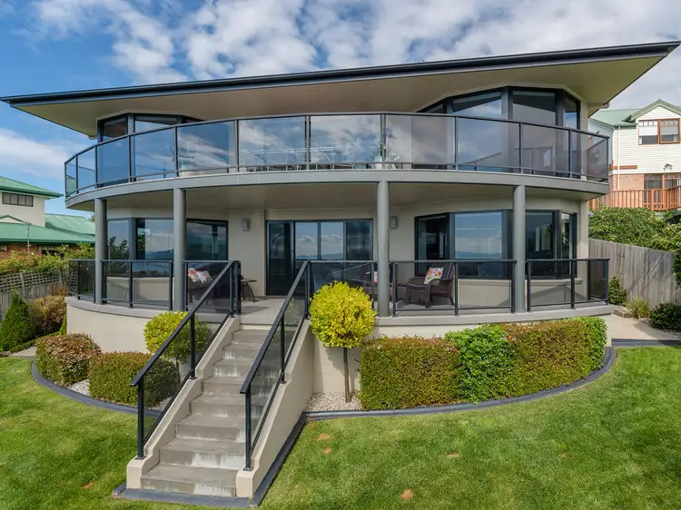19 Tahune Crescent, Blackmans Bay TAS 7052