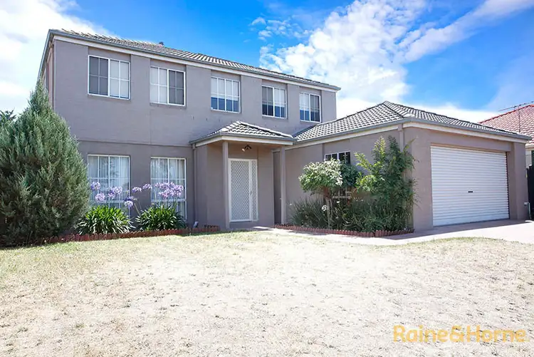 10 Kenton Walk, Narre Warren South VIC 3805