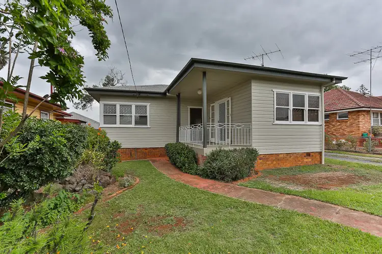 28 Monash Street, Newtown QLD 4350