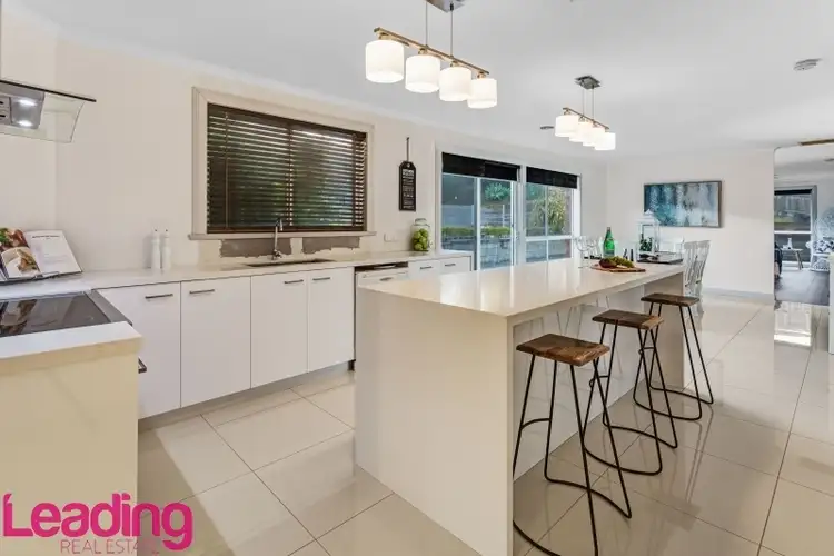 Fifth view of Homely house listing, 6 Bundanoon Avenue, Sunbury VIC 3429
