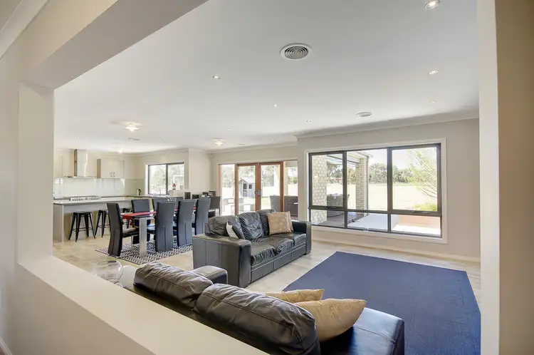 43 Glenora Place, Batesford VIC 3213