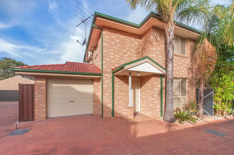 Main view of Homely townhouse listing, 4/19 William Street, Lurnea NSW 2170