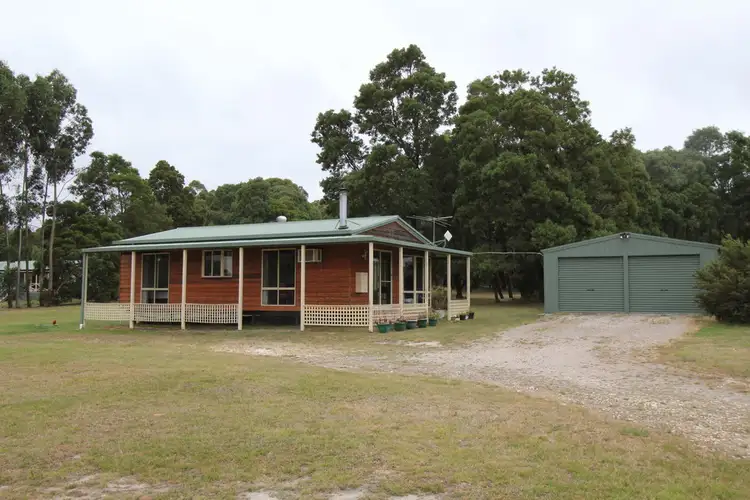 102 Melaleuca Road, Enfield VIC 3352