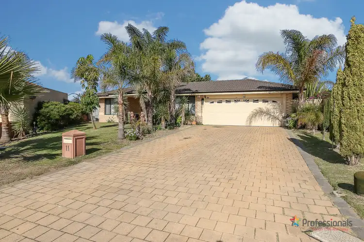 11 Auburn Close, Marangaroo WA 6064