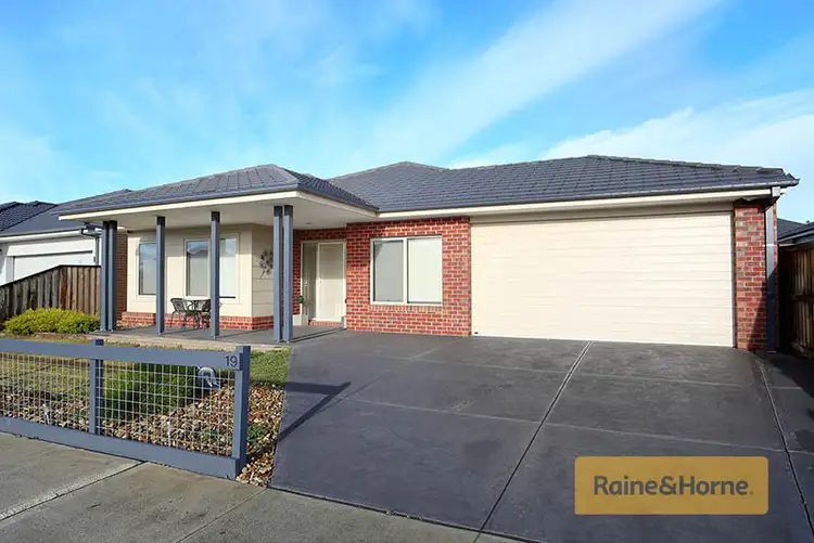 Main view of Homely house listing, 19 Eaglehawk Boulevard, Eynesbury VIC 3338