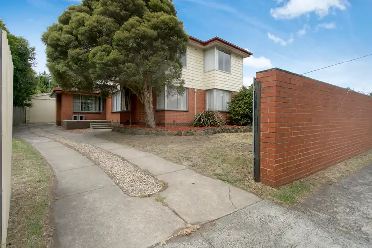 17 Gretana Crescent, Frankston VIC 3199