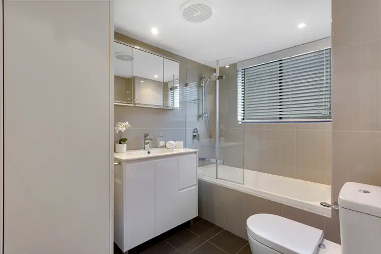 Fifth view of Homely apartment listing, 2/4 Stuart Street, Collaroy NSW 2097