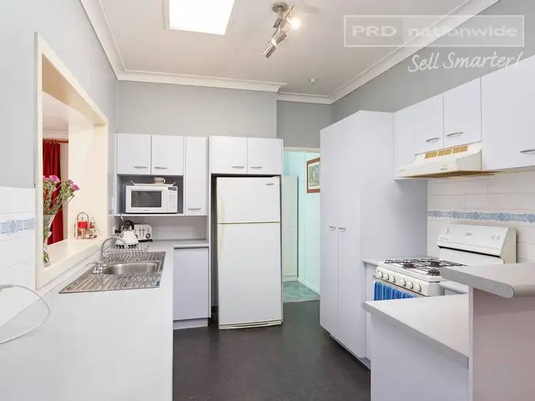 Sixth view of Homely house listing, 2 Cook Street, Kooringal NSW 2650