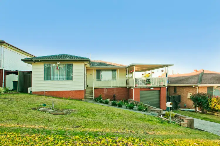 12 Tait Avenue, Kanahooka NSW 2530
