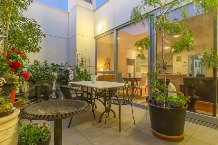 4/300 Fitzgerald Street