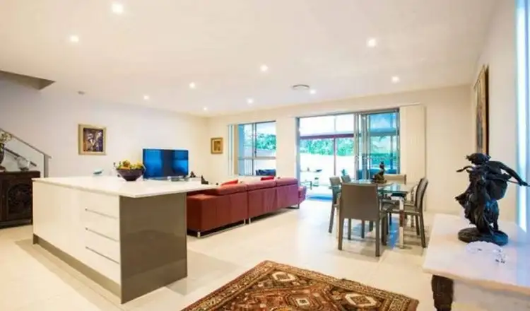 Sixth view of Homely house listing, 2/10 Compass Drive, Biggera Waters QLD 4216