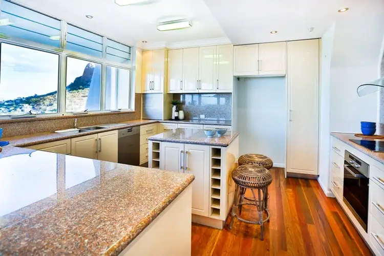 2/14 Balmoral Drive, Castle Hill QLD 4810