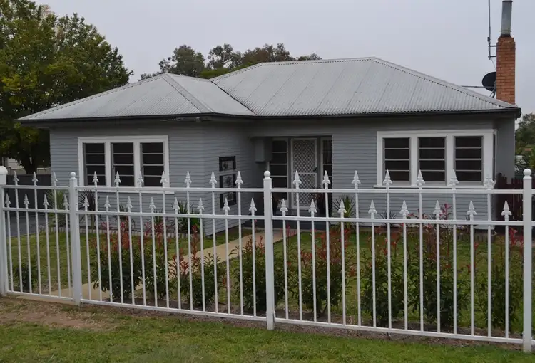 23 Gilchrist Street, Inverell NSW 2360
