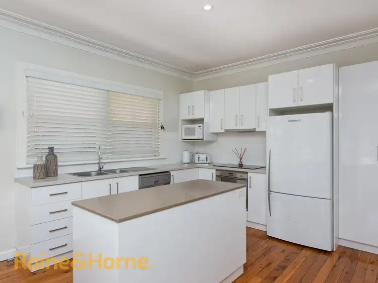 Fifth view of Homely house listing, 398 Lake Albert Road, Kooringal NSW 2650